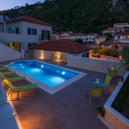 Kogo * Hvar Town